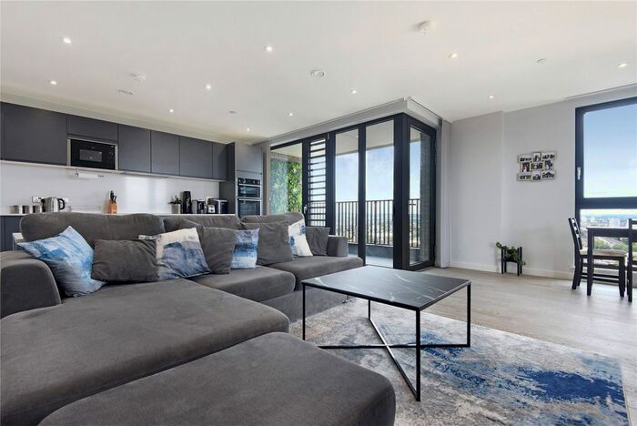 3 Bedroom Flat To Rent In Millstream Tower, Station Road, London, N17