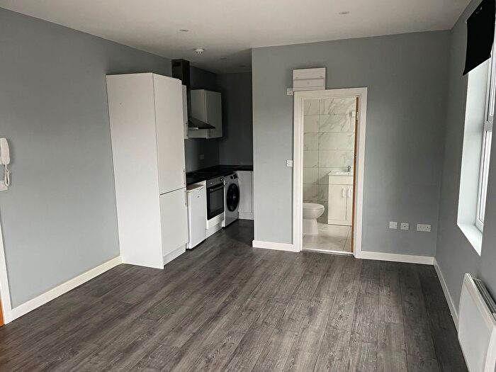 Studio To Rent In Hamlet Court Road, Westcliff-On-Sea, SS0