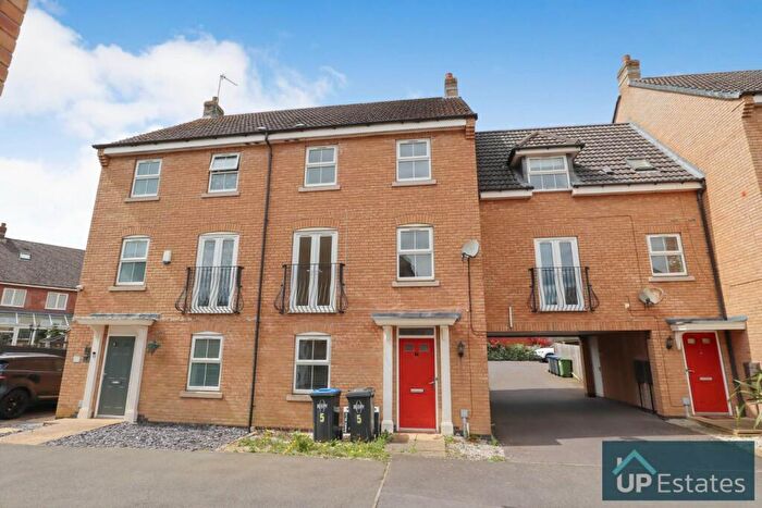 5 Bedroom Town House For Sale In Spellow Close, Rugby, CV23