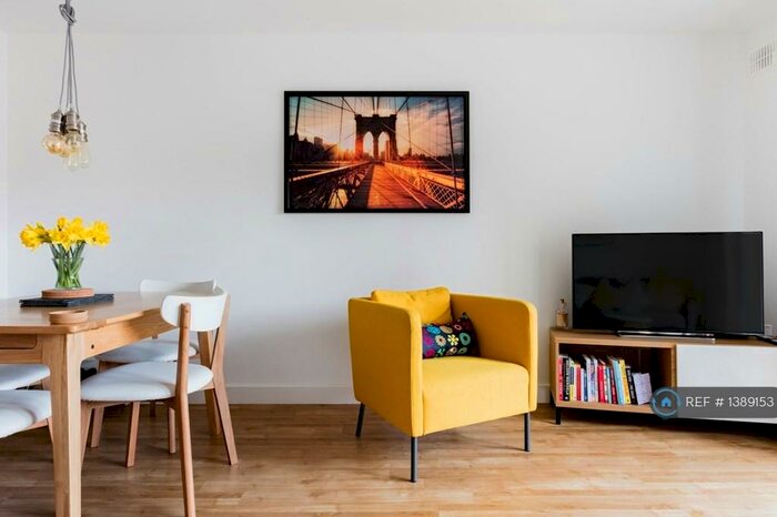 2 Bedroom Semi-Detached House To Rent In Flanders Close, Oxfordshire, OX26