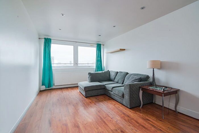 2 Bedroom Flat To Rent In Austin Road, London, SW11