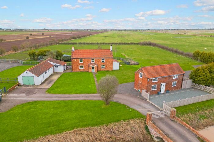 4 Bedroom Equestrian Property For Sale In Main Road, Saltfleetby, Louth, LN11