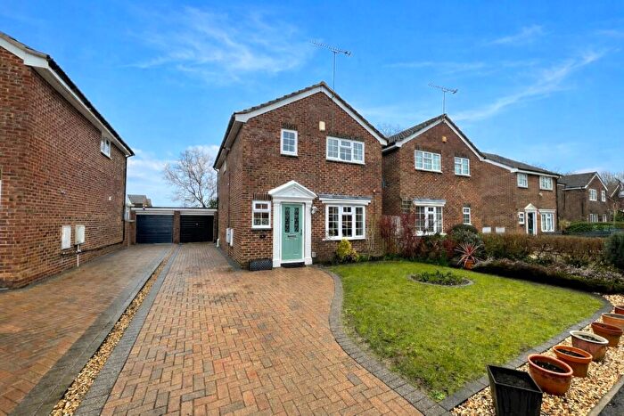 4 Bedroom Detached House For Sale In Scotland Close, Ash Vale, Surrey, GU12