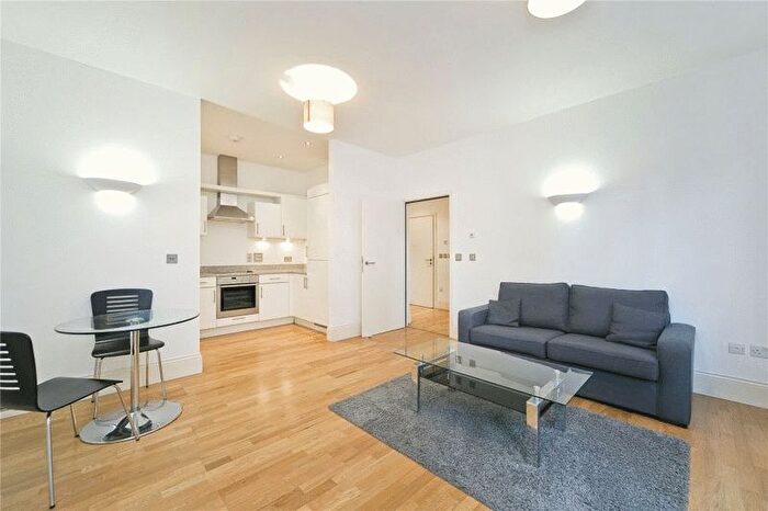 1 Bedroom Flat To Rent In Lever Street, London, EC1V