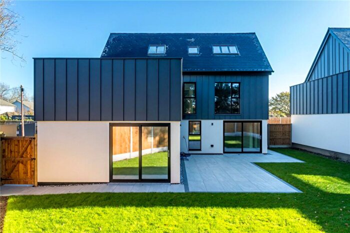 4 Bedroom Detached House For Sale In Kingfield Green, Woking, Surrey, GU22