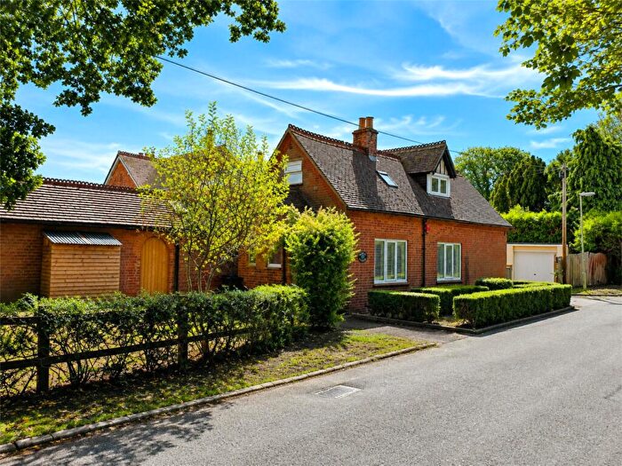 3 Bedroom Detached House For Sale In Woodcock Lane, Hordle, Lymington, Hamsphire, SO41
