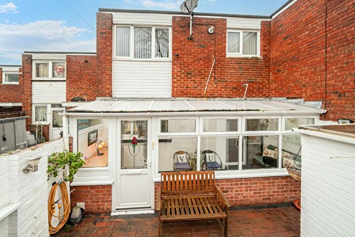 3 Bedroom End Of Terrace House For Sale In Somers Road, Southsea, PO5