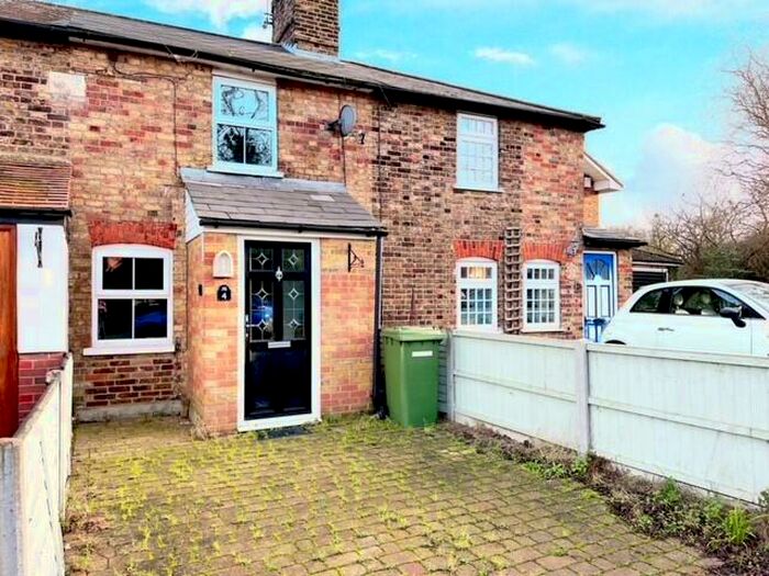 2 Bedroom House To Rent In Mount Pleasant Cottages, CM15