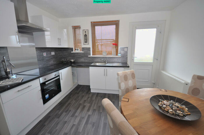 3 Bedroom Ground Flat To Rent In Glencalder Crescent, Bellshill, ML4