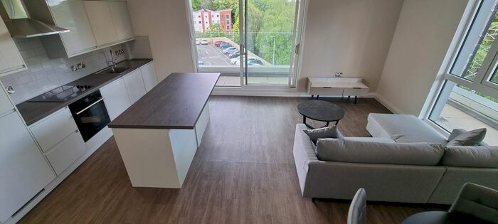 2 Bedroom Flat To Rent In Lichfield Road, Four Oaks, Sutton Coldfield, B74