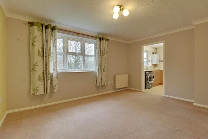2 Bedroom Flat For Sale In Rookwood View, Denmead, Waterlooville, PO7