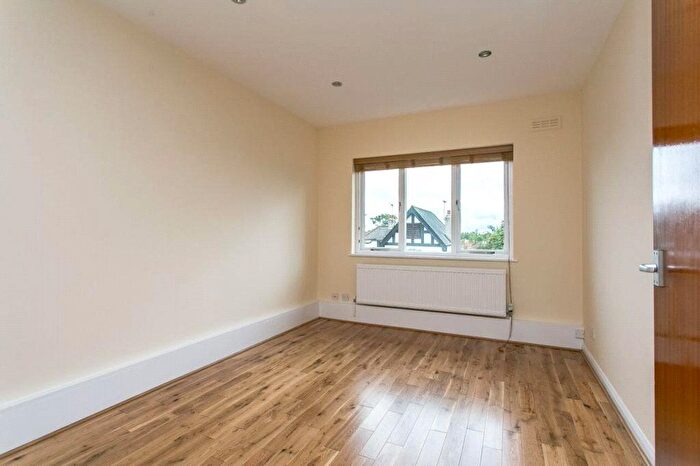 1 Bedroom Flat To Rent In Ockley Road, London, SW16