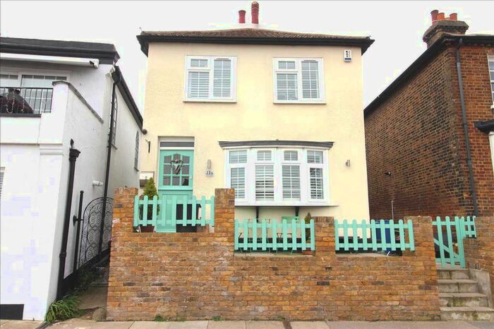 3 Bedroom Detached House To Rent In New Road, Leigh-On-Sea, SS9