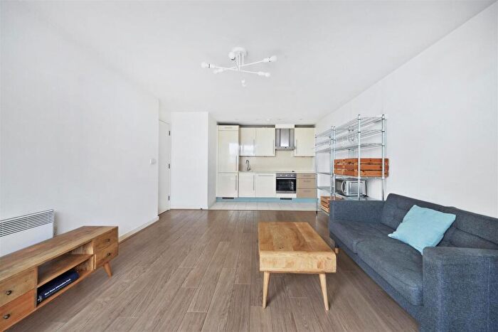 1 Bedroom Flat To Rent In Emerson Apartments, New River Village, Hornsey, N8