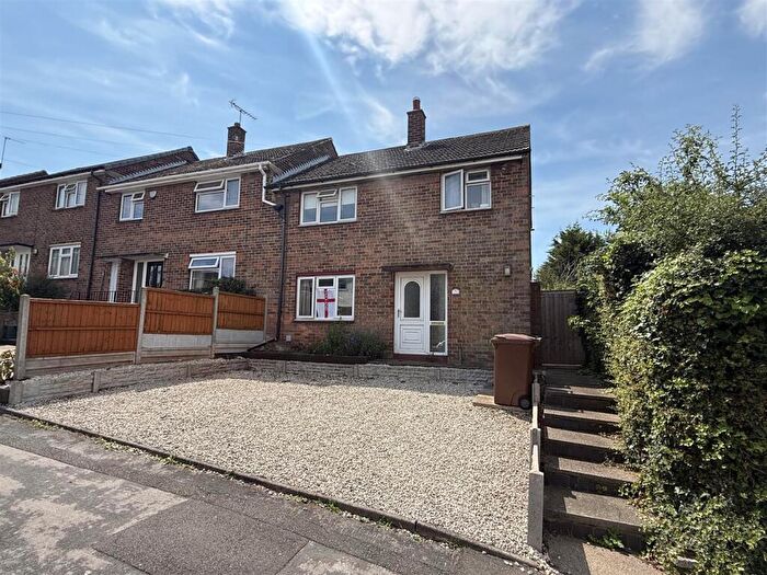 3 Bedroom End Of Terrace House For Sale In Brackenwood Road, Burton-On-Trent, DE15