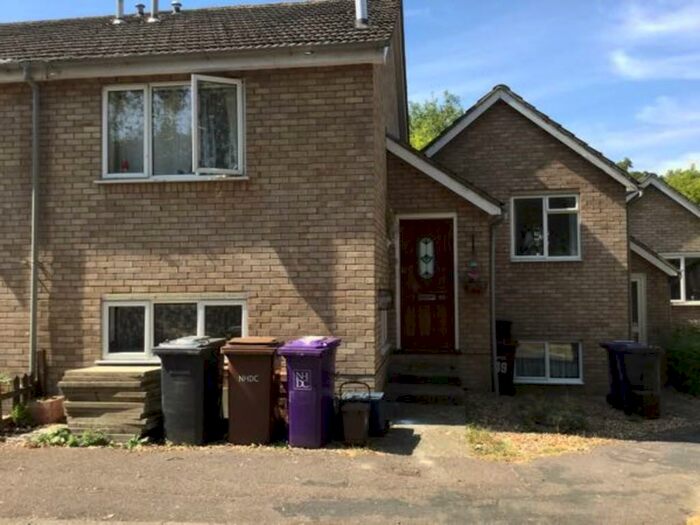2 Bedroom Terraced House To Rent In Shepherd Close, SG8