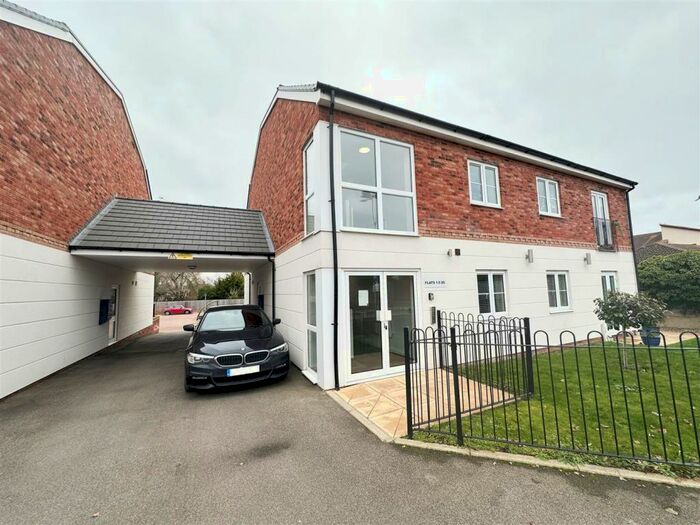 2 Bedroom Apartment To Rent In Westbury Lane, Newport Pagnell, MK16