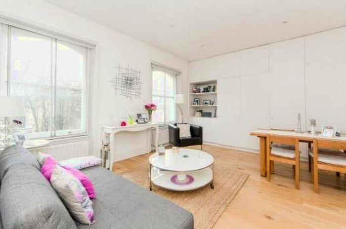 2 Bedroom Flat To Rent In Charlotte Street, Fitzrovia, London, W1T