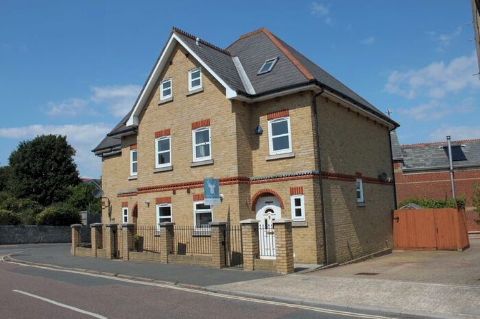 3 Bedroom Terraced House To Rent In Park Road, Cowes, PO31
