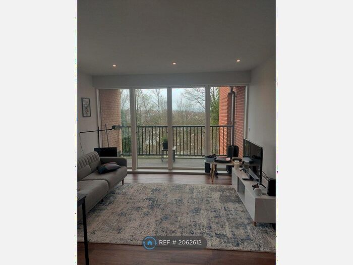 2 Bedroom Flat To Rent In Higher Drive, Purley, CR8