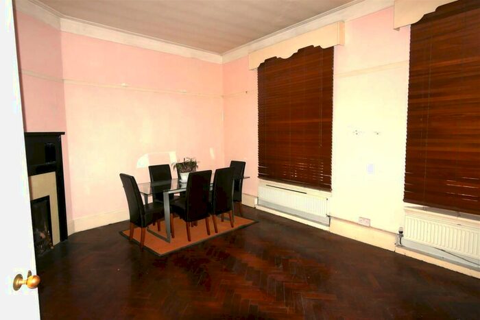 3 Bedroom Apartment To Rent In Summerland Gardens, Muswell Hill, N10