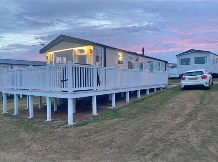 2 Bedroom Hotel For Sale In Juniper Close, Devon Cliffs, Exmouth, EX8