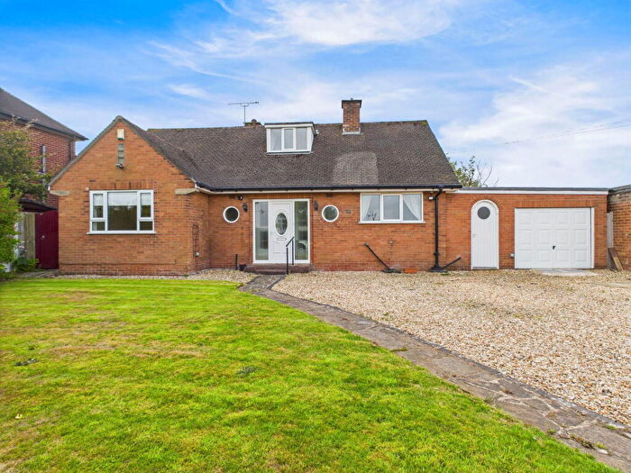 2 Bedroom Detached Bungalow For Sale In Turnpike Road, Aughton, L39