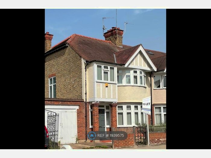 3 Bedroom Semi-Detached House To Rent In St. Margarets Road, Twickenham, TW1