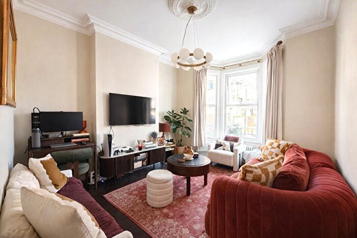 2 Bedroom Flat For Sale In Abernethy Road, Lewisham, London, SE13