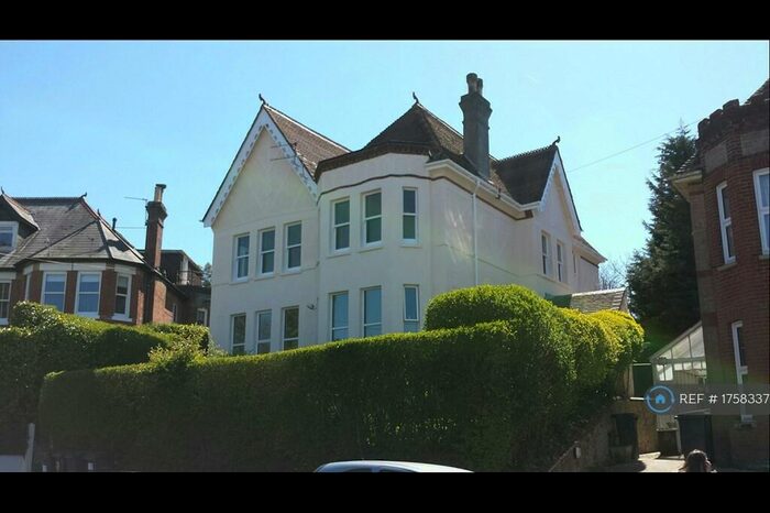 3 Bedroom Flat To Rent In Westbourne, Bournemouth, BH4
