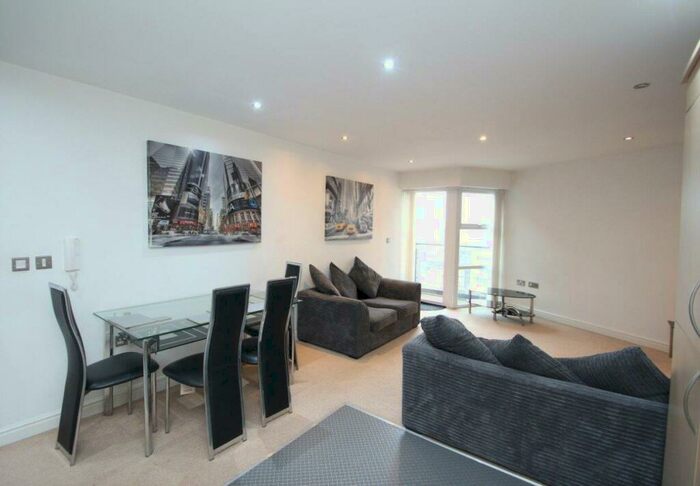 2 Bedroom Apartment To Rent In The Bar, NewcastleCity Centre, NE1