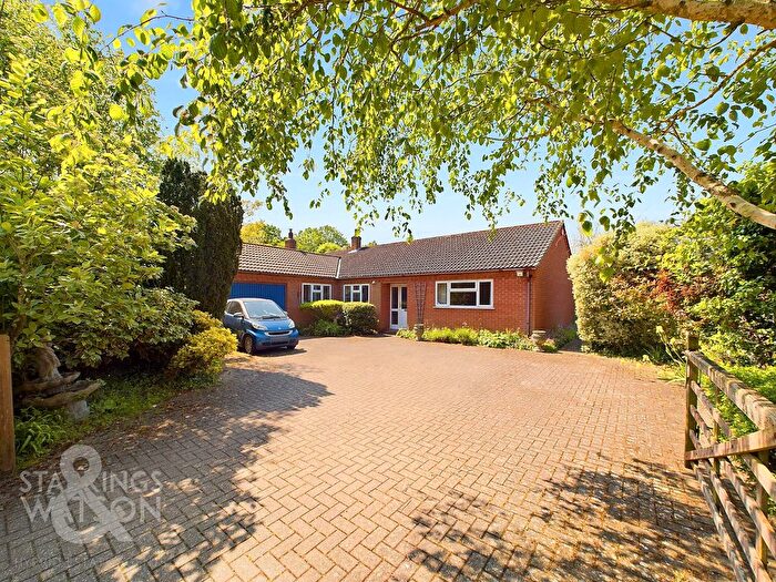 3 Bedroom Detached Bungalow For Sale In Walpole Close, Broome, Bungay, NR35