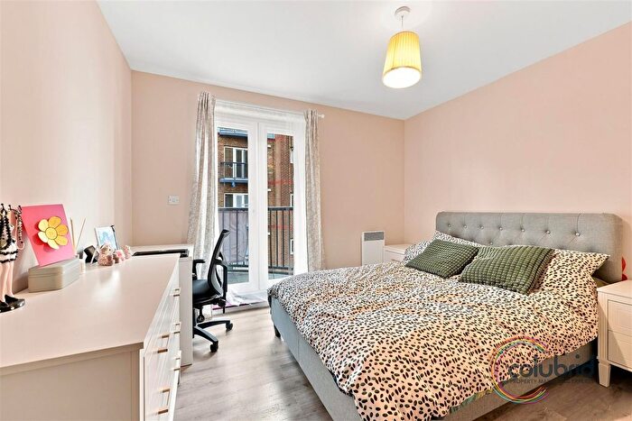 2 Bedroom Flat For Sale In Argent Street, Grays, RM17