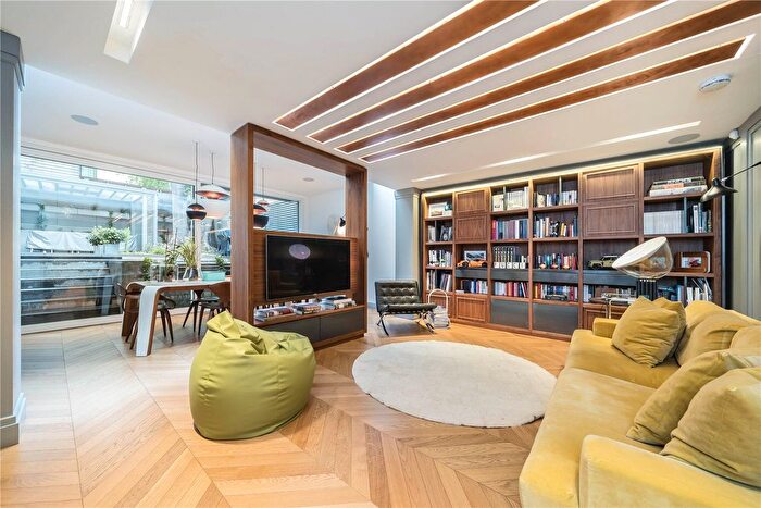 4 Bedroom Detached House To Rent In Vicarage Gate, London, W8