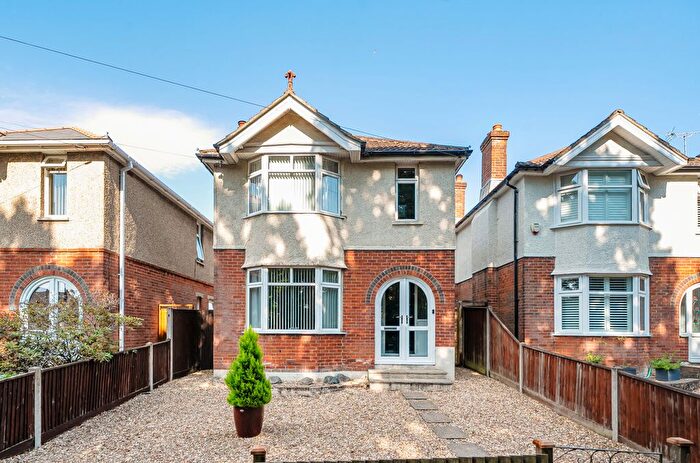 3 Bedroom Detached House For Sale In Romsey Road, Maybush, Southampton, Hampshire, SO16