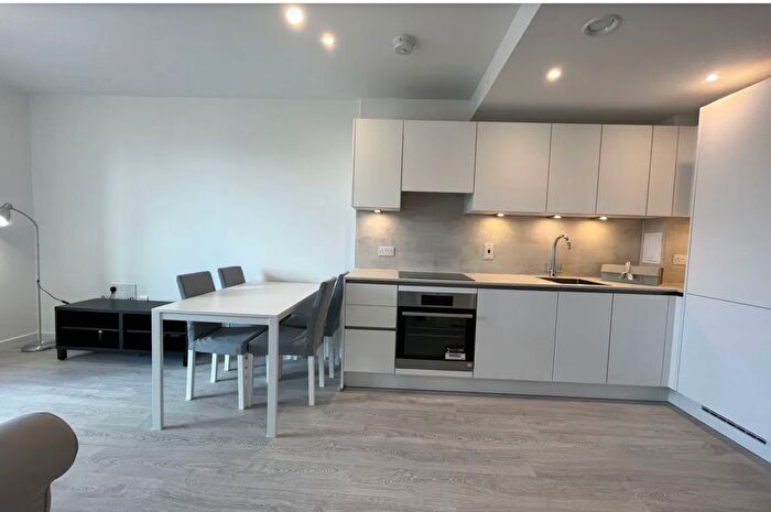 1 Bedroom Flat To Rent In Nestles Avenue, Hayes, UB3
