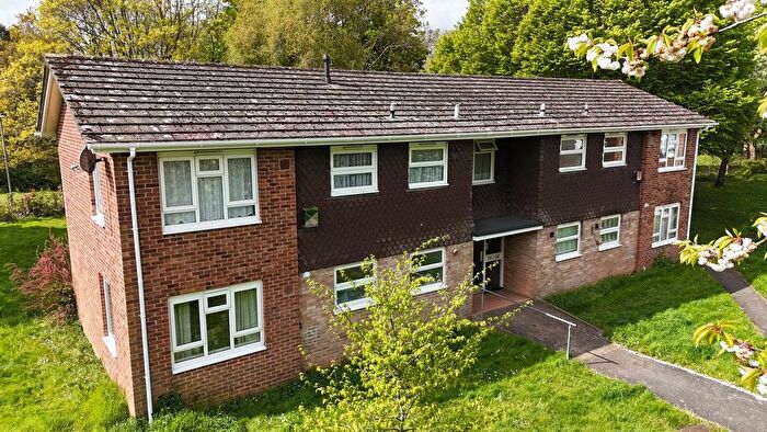 2 Bedroom Flat For Sale In Selkirk Close, Wimborne, BH21