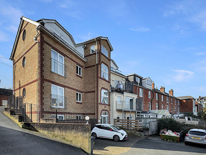 2 Bedroom Apartment For Sale In Orchard Place, Cowes, PO31