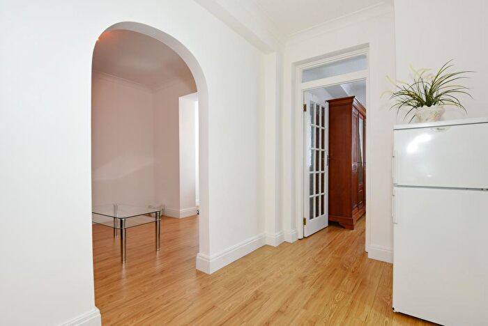 1 Bedroom Apartment To Rent In Frognal, Hampstead, NW3