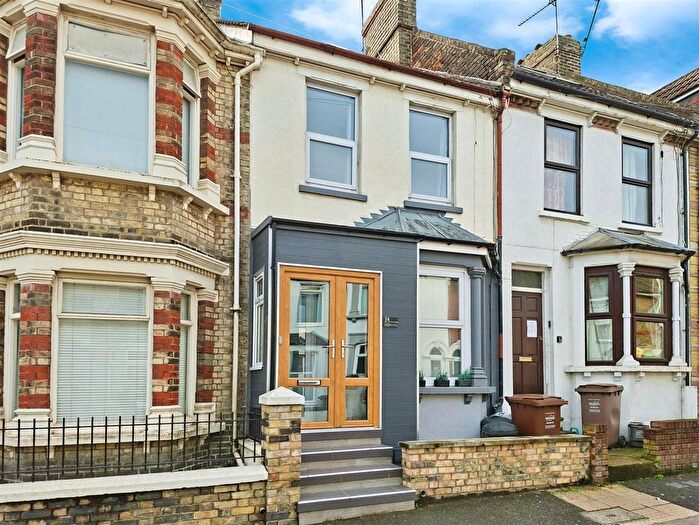 3 Bedroom Terraced House For Sale In Rochester Avenue, Rochester, ME1