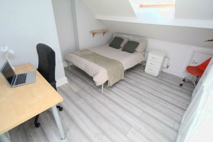 5 Bedroom Detached House To Rent In Lois Avenue, Lenton, Nottingham, NG7