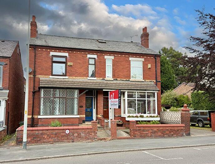 4 Bedroom Semi-Detached House For Sale In Stockport Road West, Bredbury, SK6