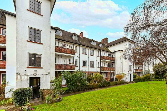 2 Bedroom Flat To Rent In Widecombe Court (2), Lyttleton Road, East Finchley, London N2