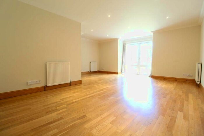 4 Bedroom Town House To Rent In Caledonian Court, Ferryhill, AB11