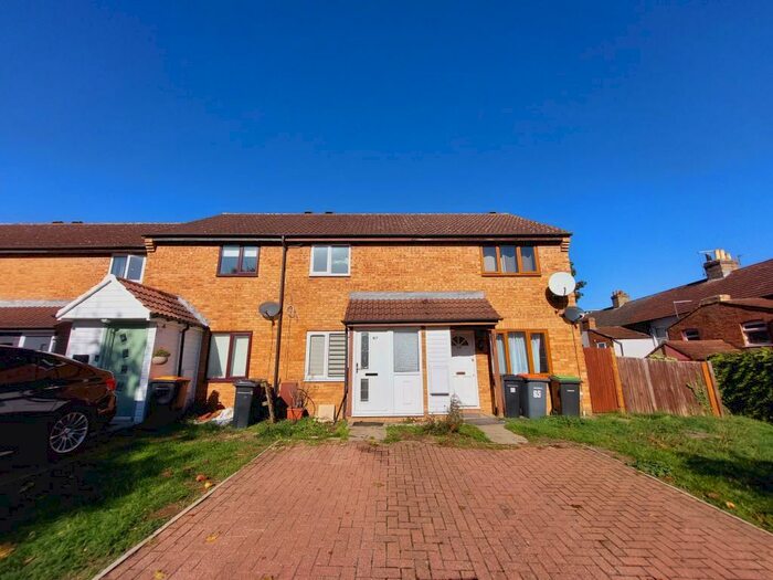 2 Bedroom Terraced House To Rent In St Leonards Street, Bedford, MK42