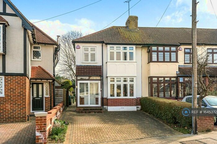 3 Bedroom End Of Terrace House To Rent In Patricia Drive, Hornchurch, RM11