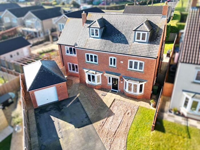 6 Bedroom Detached House For Sale In Grange Farm Court, Micklefield, Leeds, LS25