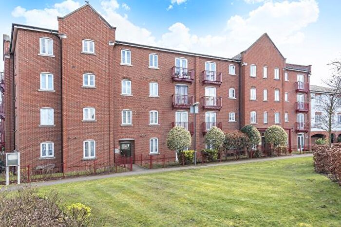 2 Bedroom Apartment For Sale In Coxhill Way, Aylesbury, HP21