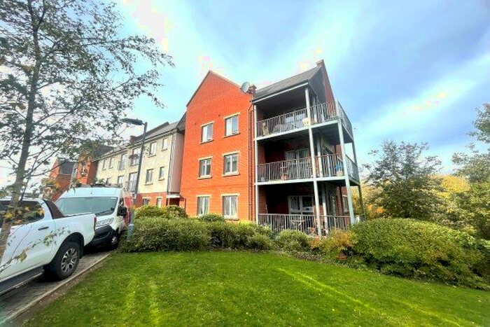 2 Bedroom Flat To Rent In Shorters Avenue, Birmingham, B14