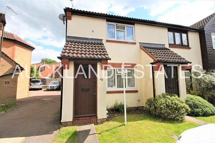 2 Bedroom End Of Terrace House To Rent In Nash Close, Welham Green, AL9